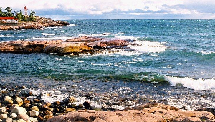 Faro hacia la Bahía Tar Vat