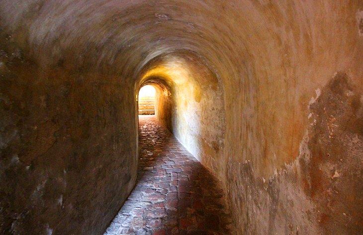 Túnel en el Castillo San Felipe de Barajas