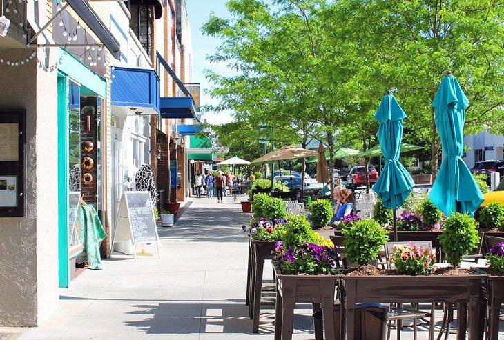 Centro de Hendersonville en primavera
