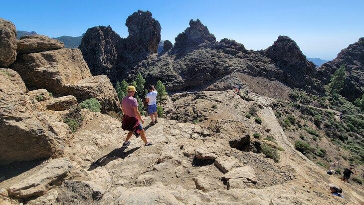 Autor Mike Law en el sendero de Roque Nublo