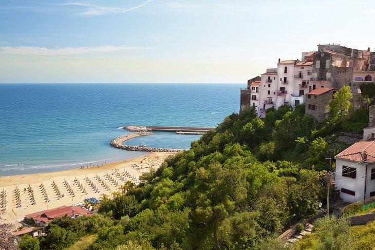 Vista de la playa en Sperlonga