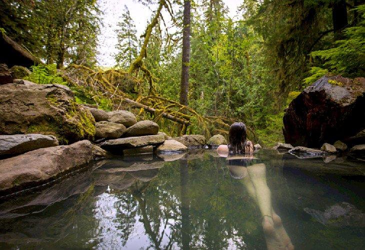 Relajándose en las Aguas Termales de Terwilliger