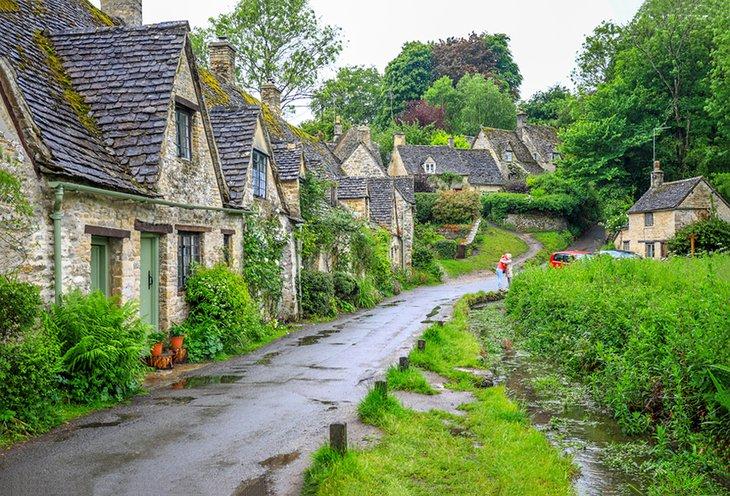 Calle serpenteante en Bourton-on-the-Water