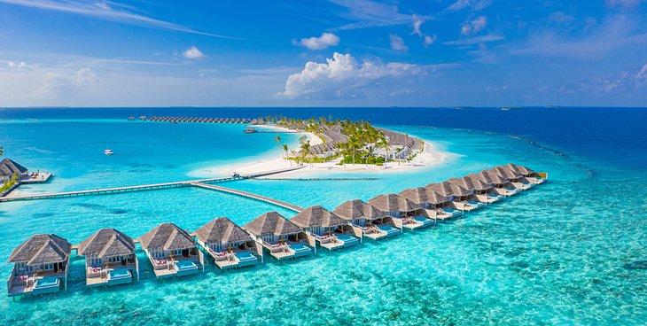 Bungalows sur l'eau aux Maldives