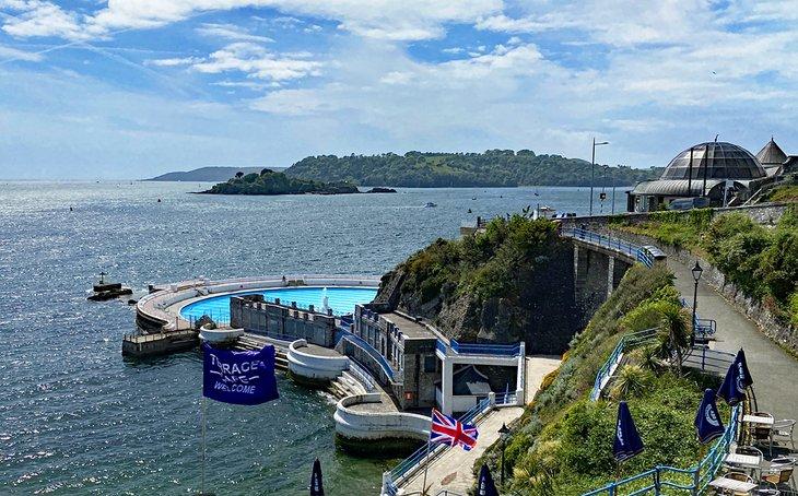 Schwimmen im Meer in Plymouth