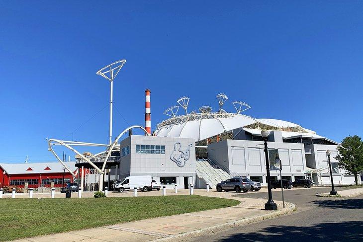 Des matchs sportifs, des concerts et plus peuvent être appréciés au Webster Bank Arena