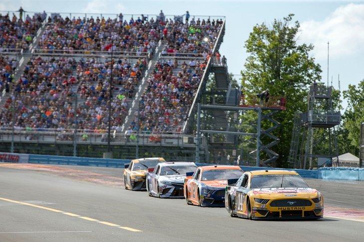 Coches corriendo en Watkins Glen International