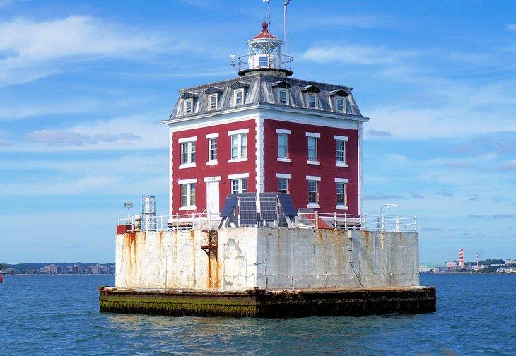 El New London Ledge Light