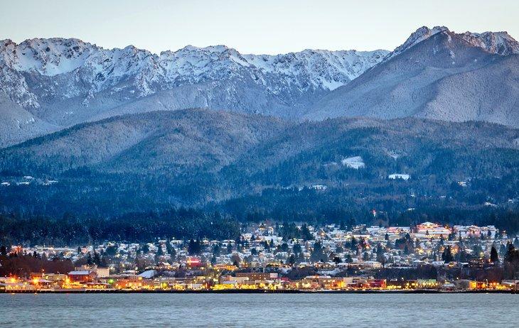 Vista desde Ediz Hook de Port Angeles al amanecer