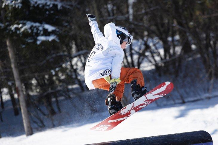 Snowboarder en Tyrol Basin