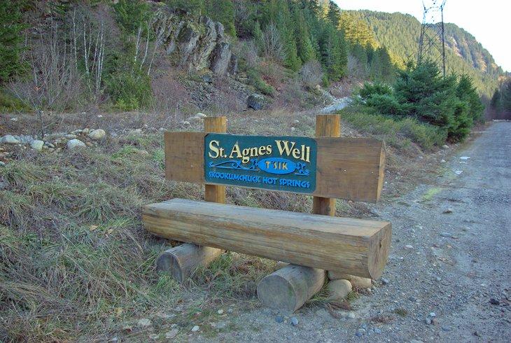 Cartel de Skookumchuck (Tsek) Hot Springs
