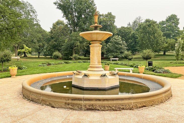 Fuente en los Jardines del Parque Lyndale