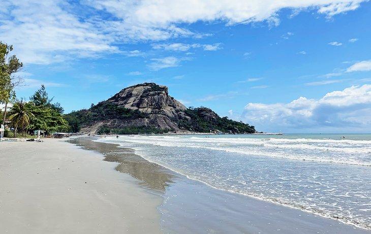 Khao Takiab Strand