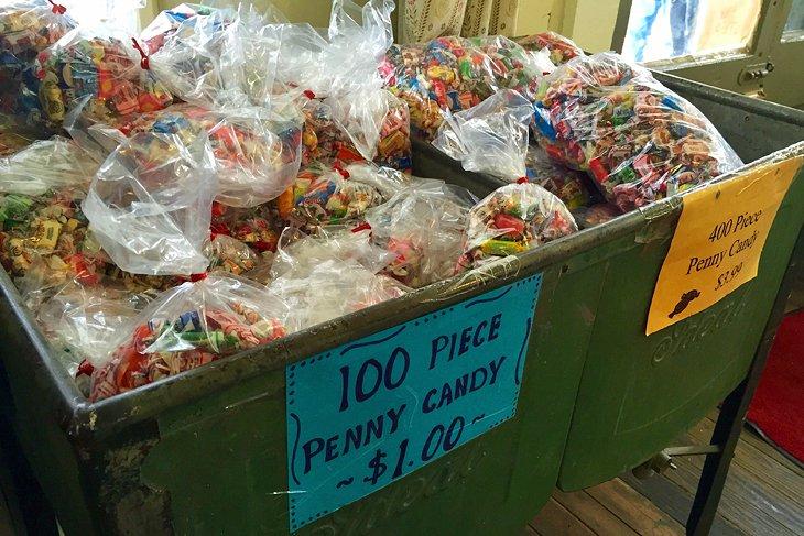 Tienda General al Final de los Comunes