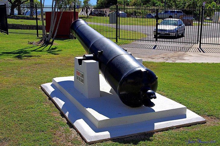 Cañón en el Museo del Ejército de Queensland del Norte