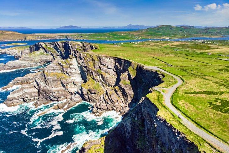 Los acantilados de Kerry a lo largo de la ruta del Anillo de Kerry