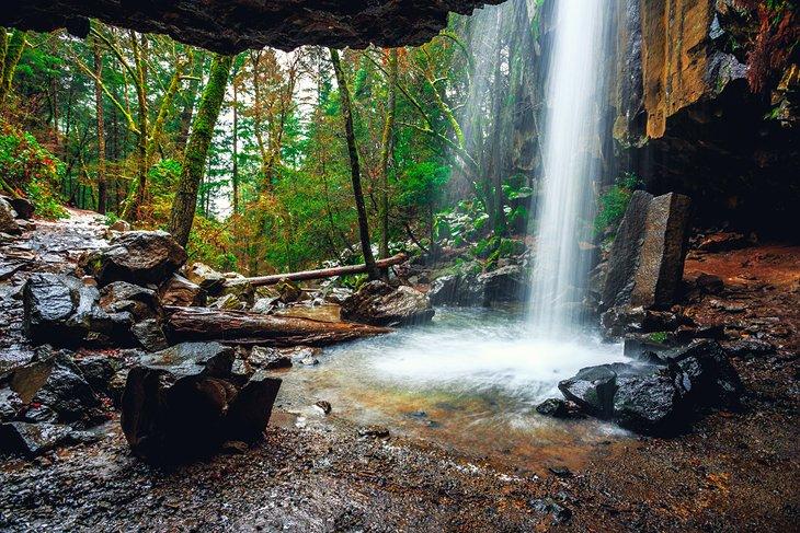 Cascadas de Hedge Creek cerca de Dunsmuir