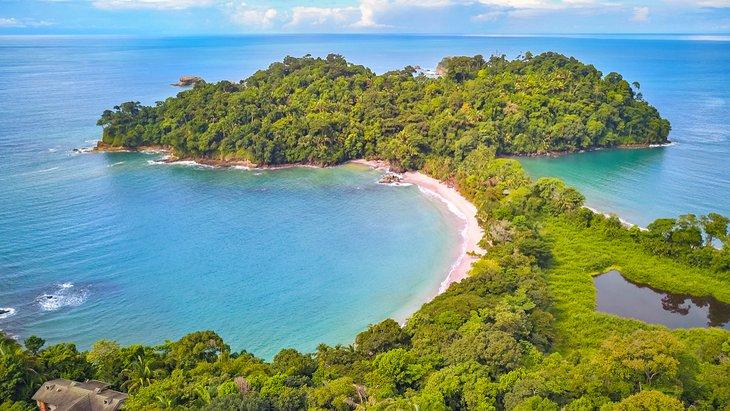Foto aérea del Parque Nacional Manuel Antonio