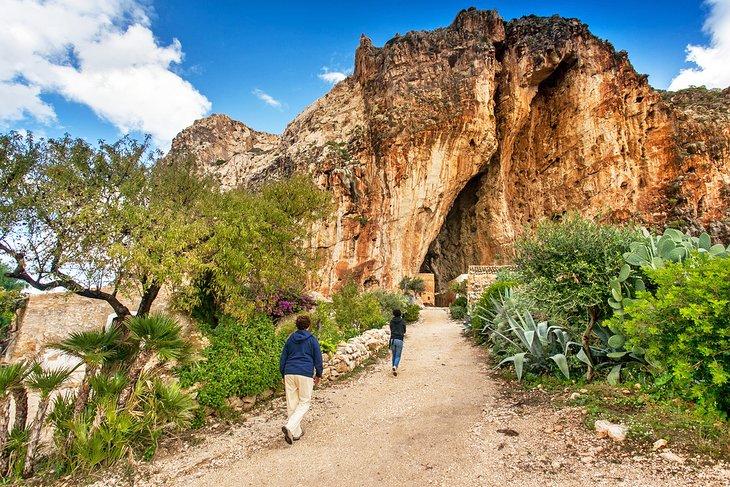 Grotta Mangiapane