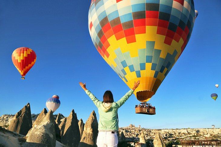 Observando globos sobre Capadocia