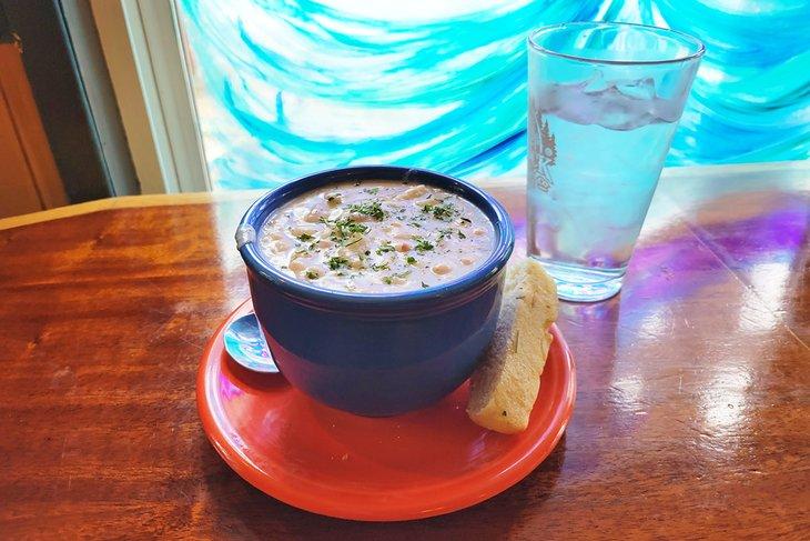 Almuerzo en Barnacle Bistro