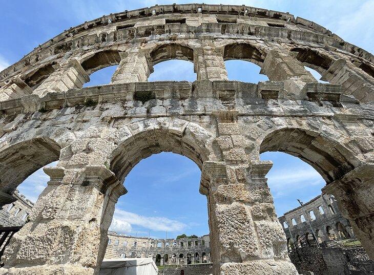 Amphithéâtre à Pula