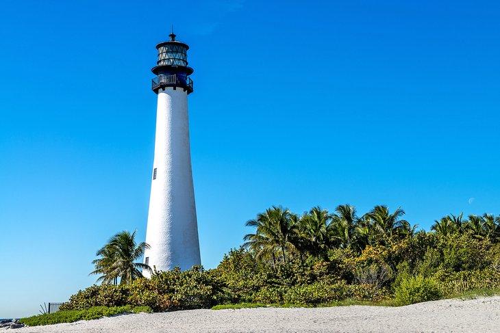 Faro de Cape Florida en el Parque Estatal Bill Baggs Cape Florida