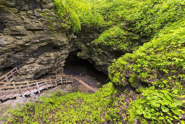 Entrada de las Cuevas de Maquoketa