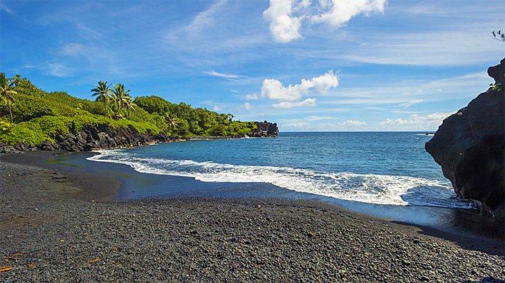 Playa de Arena Negra Waianapanapa
