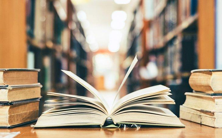 Livres à la bibliothèque