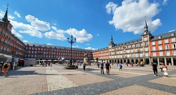Plaza Mayor durante el día, Madrid