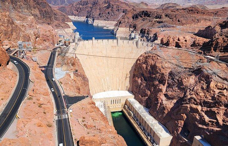 Vista del Hoover Dam desde el Puente Mike O'Callaghan-Pat Tillman Memorial