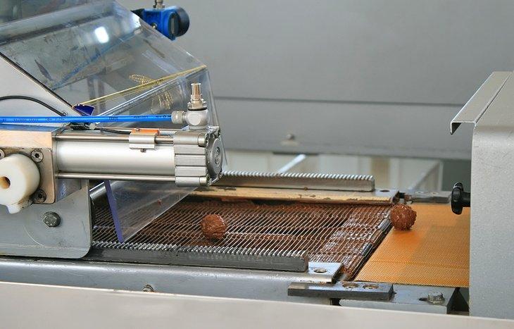 Línea de producción de chocolate en el Museo del Chocolate de Colonia