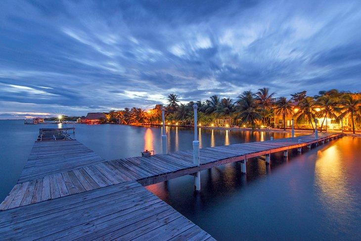 Anochecer en Placencia