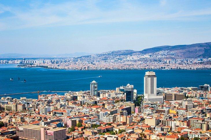 Von Istanbul nach Izmir: Wege, dorthin zu gelangen