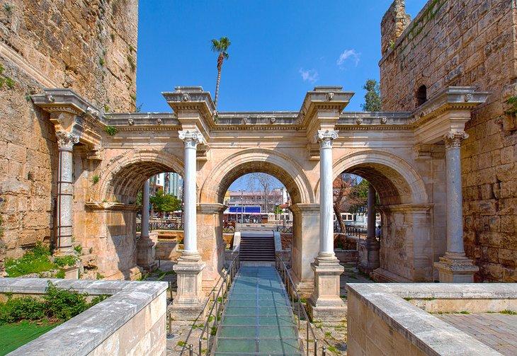 Von Istanbul nach Antalya: Möglichkeiten, dorthin zu gelangen
