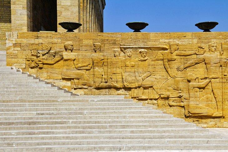 Besuch des Atatürk-Mausoleums (Anıtkabir)
