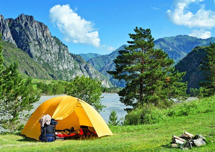 Liste de vérification de camping : Équipement, nourriture et autres essentiels