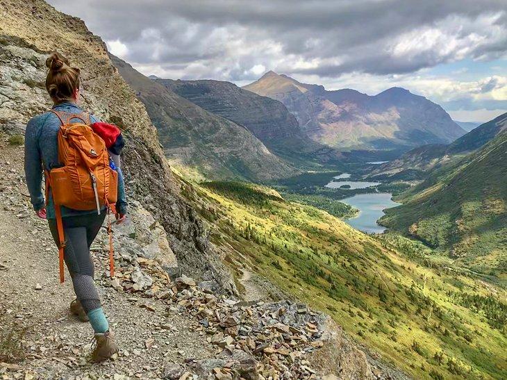 Senderos de Hiking en el Parque Nacional Glacier, MT