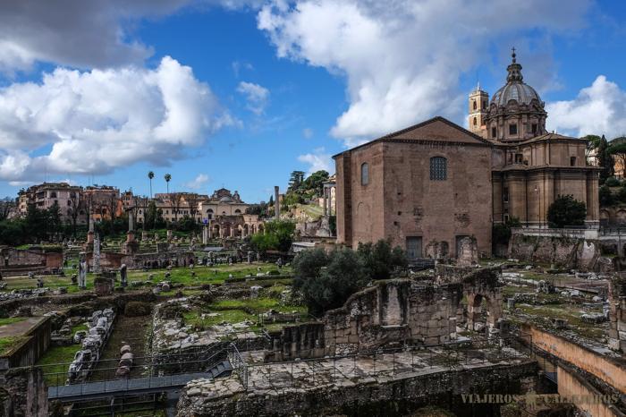 Vistas del Foro Imperial desde la Vía del Foro 